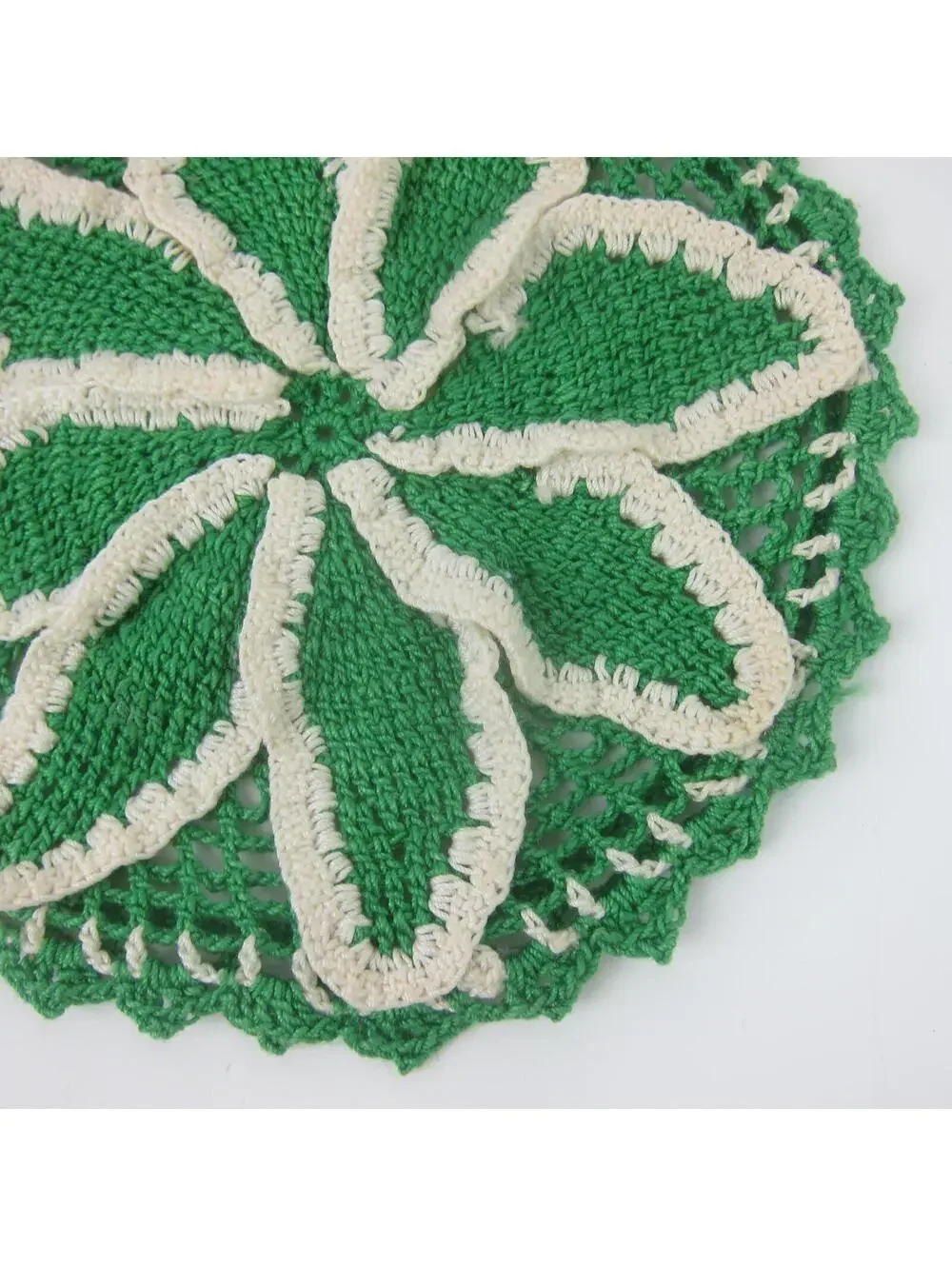 Vintage Hot Plate Doily Green & Cream Flower 7.5